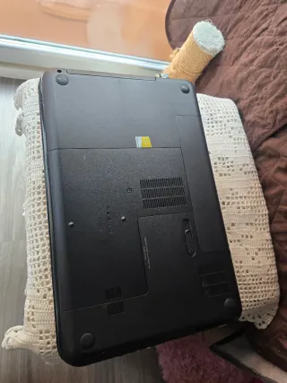 HP Pavilion g6 Notebook PC rosso