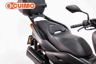 YAMAHA XMAX 300