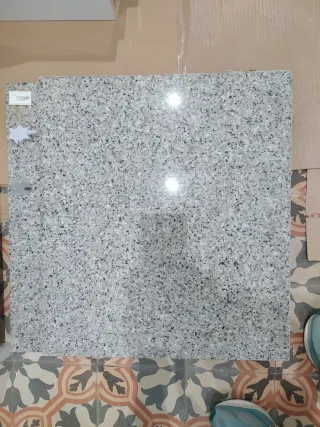 Frontal y laterales de granito para encimera