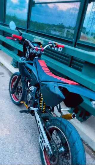 Beta RRT Supermotard Negra y Roja