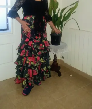 Falda Sevillanas  tll M estampada Con volante