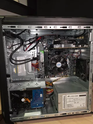 Torre PC Medion Negra para Desguazar