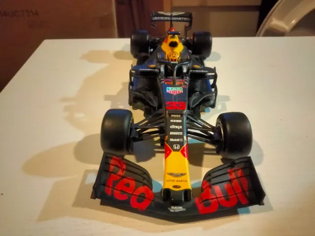 Bburago RB15 Aston Martin Red Bull 1/24