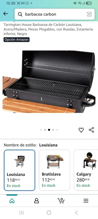 Barbacoa de carbón con mesas laterales