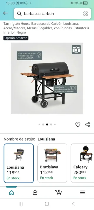 Barbacoa de carbón con mesas laterales