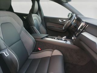 VOLVO XC60 2.0 T6 RECHARGE PLUS DARK AUTO 4WD 350 5P