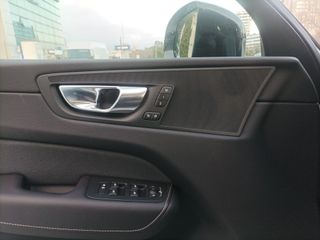 VOLVO XC60 2.0 T6 RECHARGE PLUS DARK AUTO 4WD 350 5P