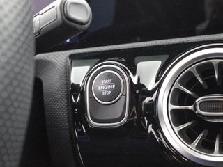 MERCEDES A-CLASS 1.3 A 250 E PHEV DCT 218 5P