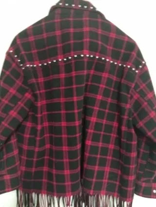 Chaqueta Zara cuadros tachuelas flecos Talla M