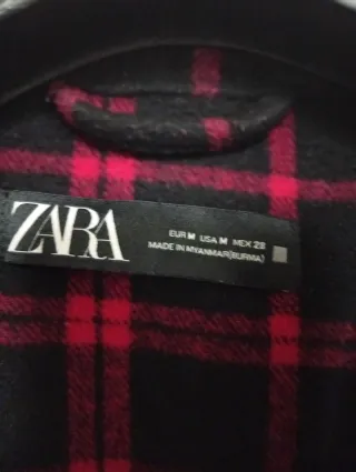 Chaqueta Zara cuadros tachuelas flecos Talla M
