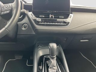 TOYOTA COROLLA SEDAN 1.8 HYBRID STYLE PLUS E-CVT 140 4P