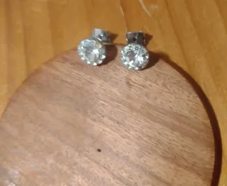 Pendientes de acero inoxidable con circonita