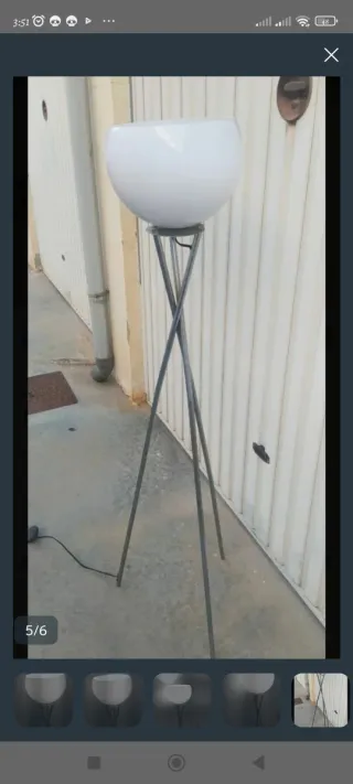 Lampada da terra vintage in metallo e plastica