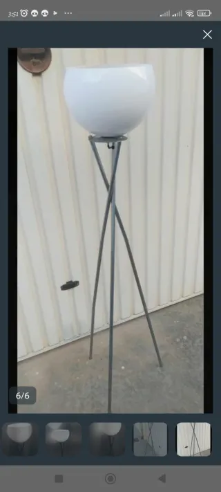 Lampada da terra vintage in metallo e plastica