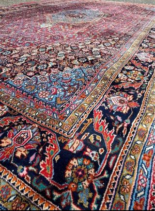 Alfombra persa hecha a mano