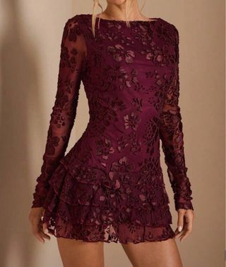 Vestido morado con flores