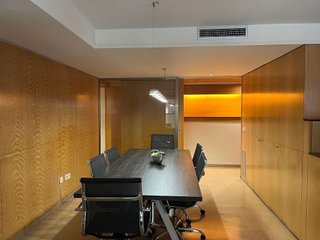 Oficina en alquiler en Eixample Nord – La Devesa en Girona