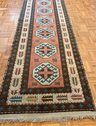 Alfombra larga estilo étnico