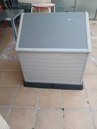 Caseta Perro Plástico Beige/Gris 90x90x1metro alto