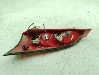 23019706 xs4x13404ae piloto trasero ford focus daw