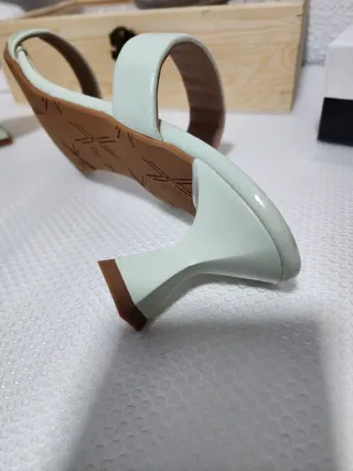 Sandalias de piel verde