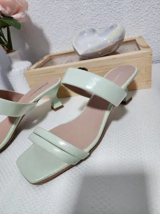 Sandalias de piel verde