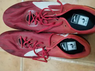 Zapatillas Clavos Brooks Blancas/Amarillas