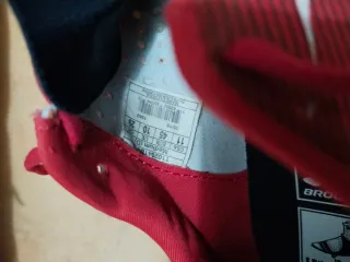 Zapatillas Clavos Brooks Blancas/Amarillas