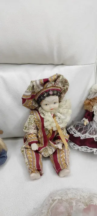 Set 7 bambole porcellana piccole