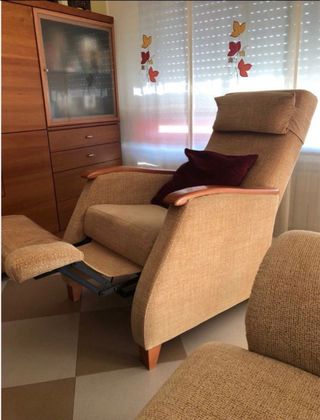 Conjunto Sofa de dos plazas y dos butacas.