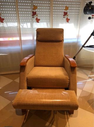 Conjunto Sofa de dos plazas y dos butacas.