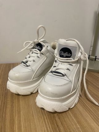 Zapatillas Buffalo Plataforma Blancas como nuevas