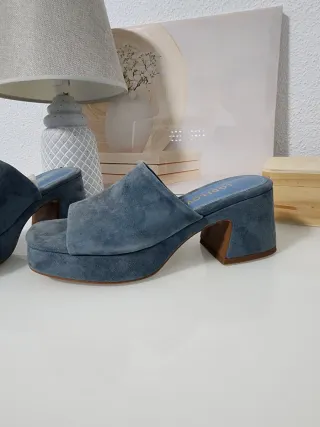 Sandalias de piel azul
