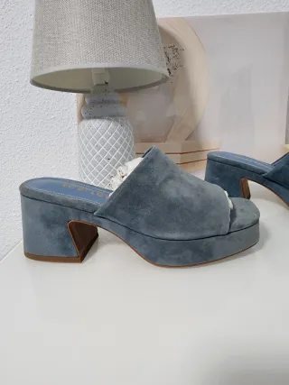 Sandalias de piel azul