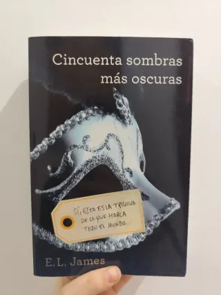 Cincuenta sombras más oscuras