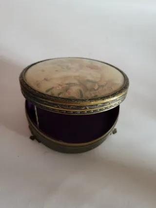 Caja joyero vintage bordada floral