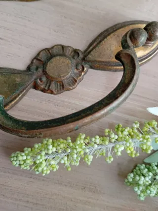 Tiradores antiguos vintage metal dorado