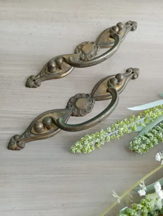 Tiradores antiguos vintage metal dorado