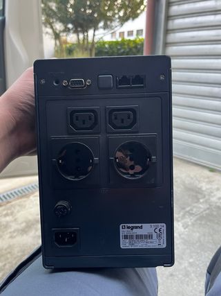 Legrand UPS 1500VA 900W con Batterie Nuove