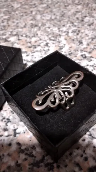 Anello vintage argento design floreale