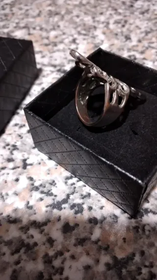 Anello vintage argento design floreale