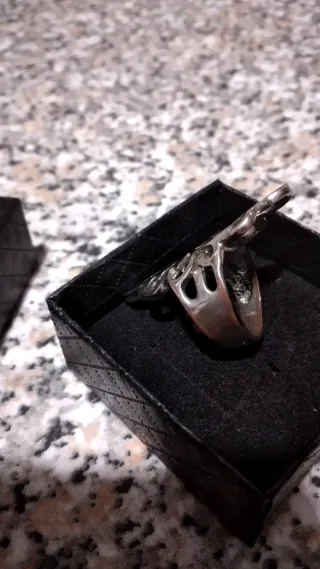 Anello vintage argento design floreale