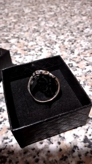 Anello vintage argento design floreale