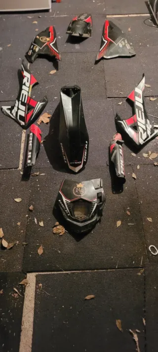 Plástica Rieju MR 300