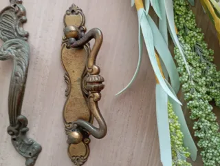 4 Tiradores antiguos vintage metal diferentes