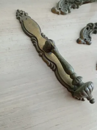 4 Tiradores antiguos vintage metal diferentes