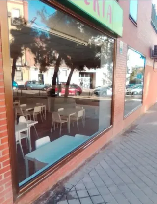 Servicio de limpieza y mantenimiento de cristales