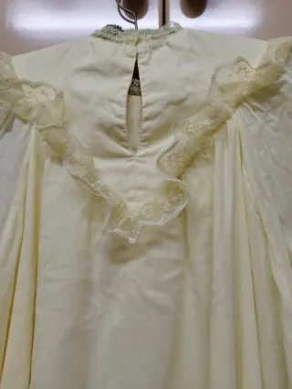 Camisón antiguo encaje color amarillo