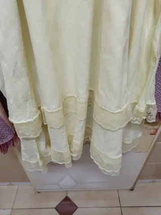 Camisón antiguo encaje color amarillo