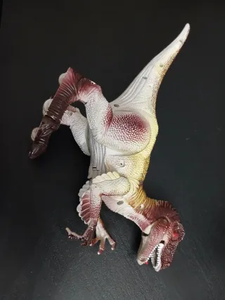 Dinosauro giocattolo